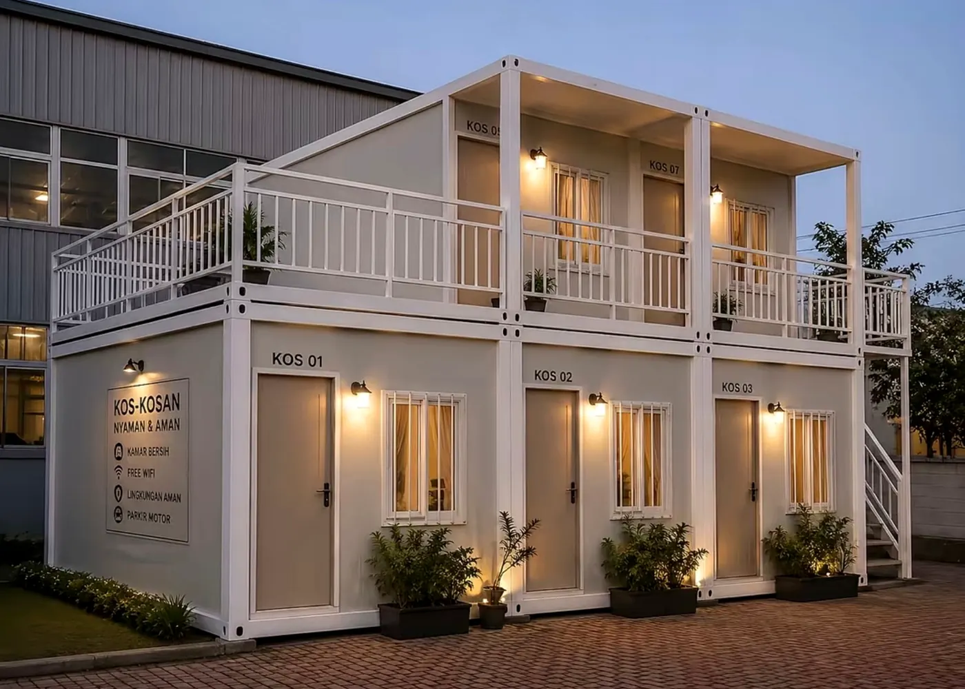 Kost modular dua lantai dengan lampu hangat